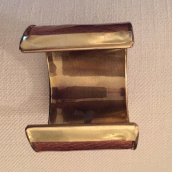 Piperlime Brassy Copper Snakeskin Cuff Bracelet with Deep Earth Tone Red Stone - Picture 4 of 8